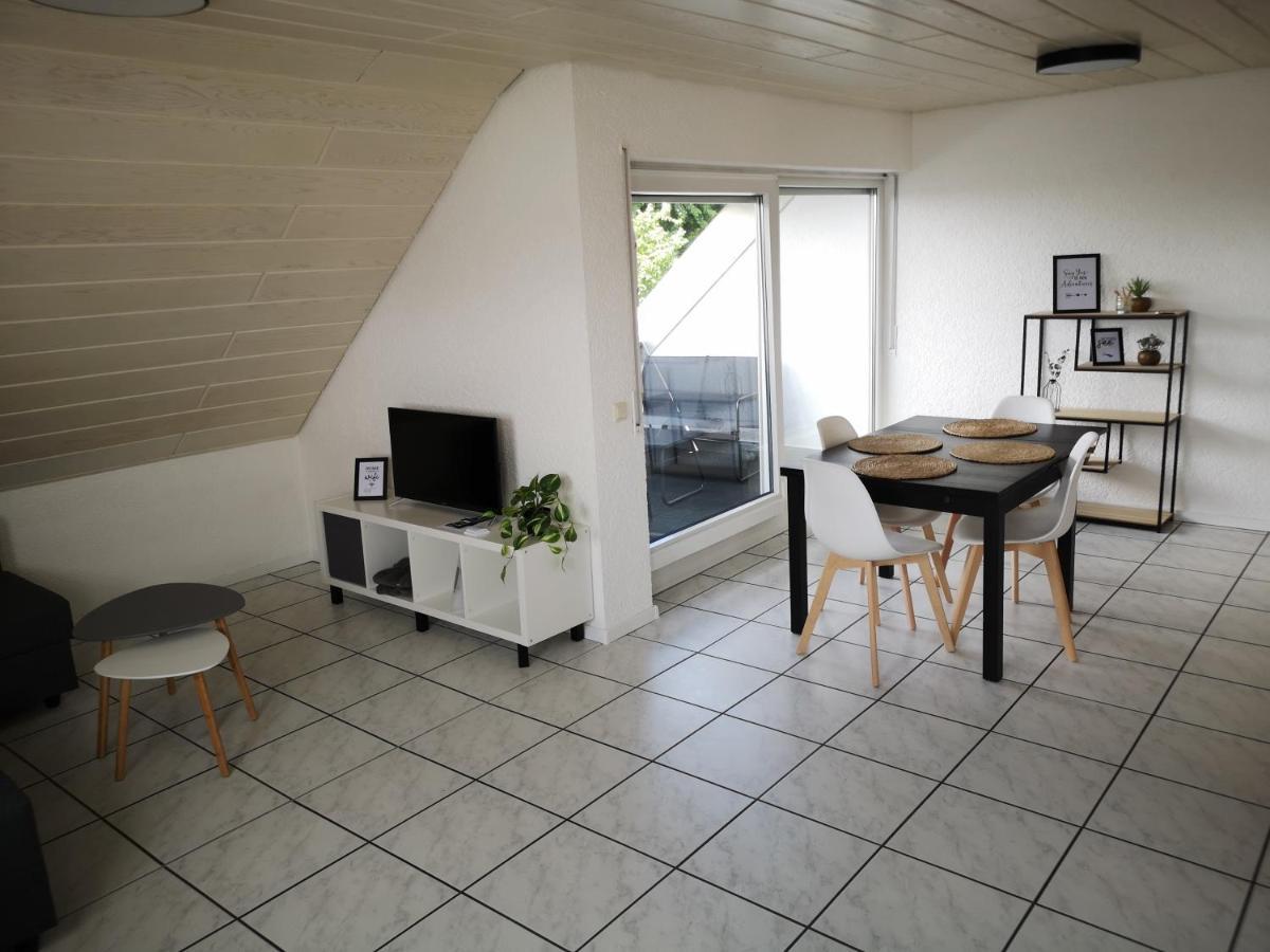 Familienfreundliche Ferienwohnung Mit Wohlfuehlbalkon Und Kostenlosem Parkplatz Nahe Messe Und Bodensee Меккенбойрен Экстерьер фото